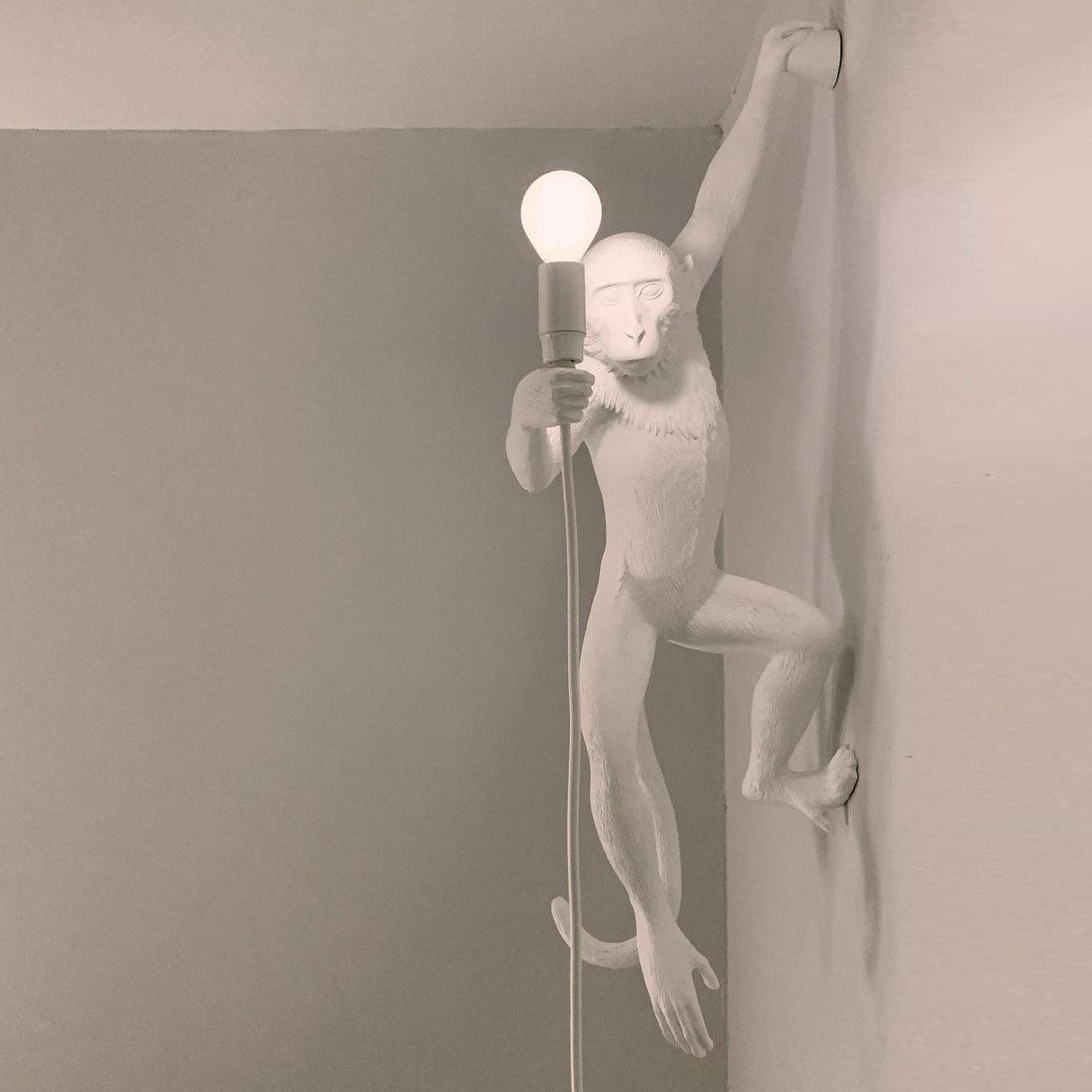 Sculptural Monkey Figure Plug-In Wall Light / Left: L 14.6″ x W 8.1″ x H 30.1″ / L 37cm x W 20.5cm x H 76.5cm / White / EU Plug